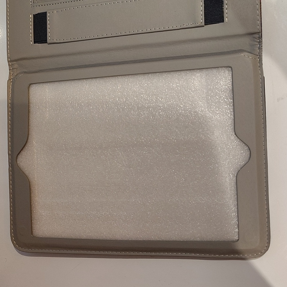 iPad Case - Picture 2 of 9